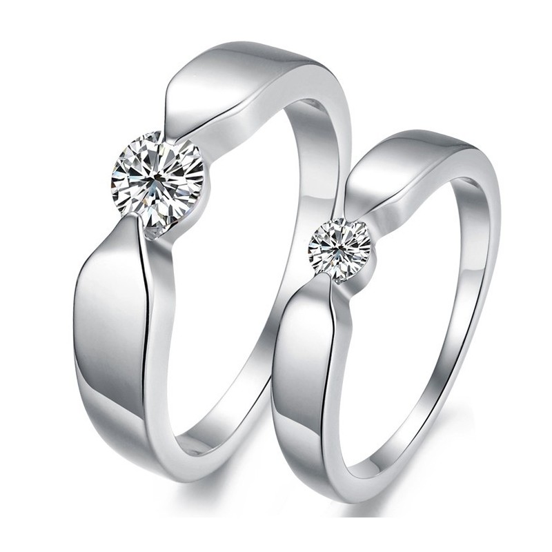 Högkvalitativ Platinapläterad Titanring För Älskare Med Strass Högkvalitativ Platinapläterad Titanring För Älskare Med Strass