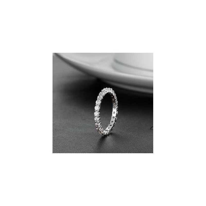 Världsomspännande Platinapläterad Titanring För Kvinnor Världsomspännande Platinapläterad Titanring För Kvinnor