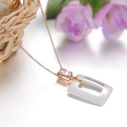 Världsomfattande Känt Kvinnligt Fyrkantigt Halsband I Volframkeramik