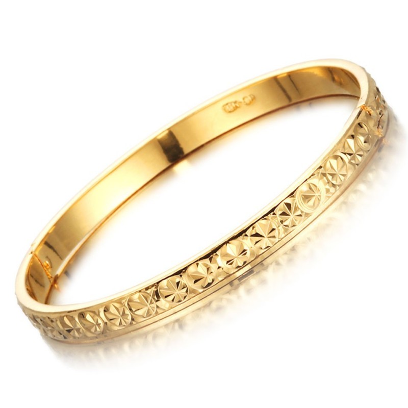Världsberömd 18K Guldpläterad Armring För Kvinnor Världsberömd 18K Guldpläterad Armring För Kvinnor