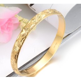 Stabil Kvalitet, Elegant 18K Guldpläterad Armring För Kvinnor