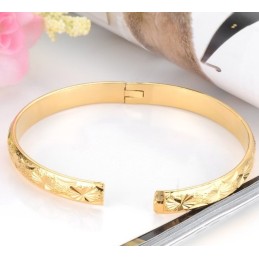 Stabil Kvalitet, Elegant 18K Guldpläterad Armring För Kvinnor