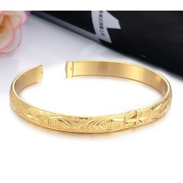 Kvalitets- Och Kvantitetsgaranterat 18K Guldpläterat Armband
