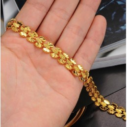 Lättanvänt Armband För Kvinnor I 18 Karat Guld
