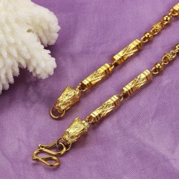 Kvalitets- Och Kvantitetsgaranterat Halsband För Kvinnor I 18 Karat Guld