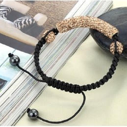 Högkvalitativt Armband För Kvinnor I Form Av En Kristall