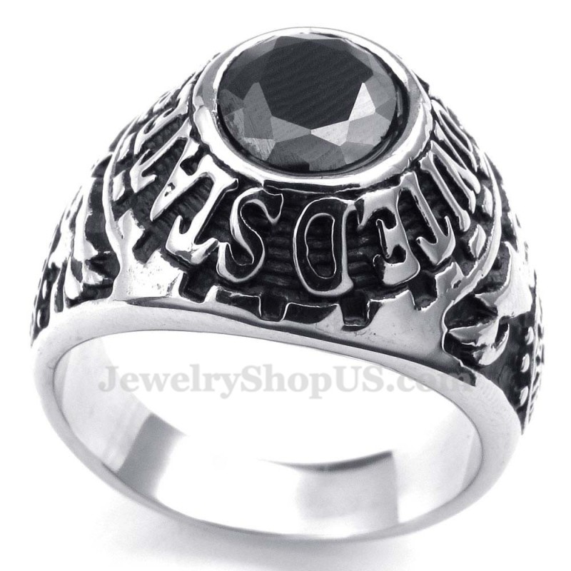 Titanring Med Inläggning Av Svart Zirkon Titanring Med Inläggning Av Svart Zirkon