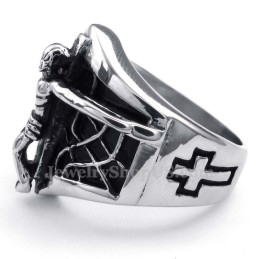 Titanring Med Spindelnät Och Jesusmotiv