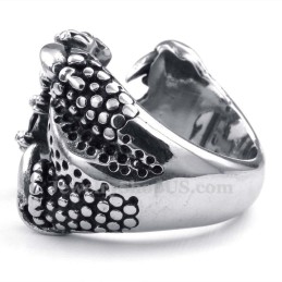 Titan Tassring Med Röd Strass