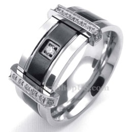 Herrring I Titan Med Vit Strass