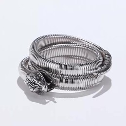 Moderiktigt Titanarmband Med Flera Öglor Och Ormliknande Öppning För Män