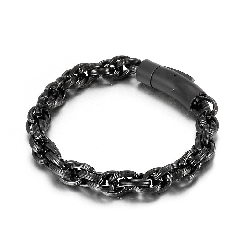 Enkelt Moderiktigt, Elegant Bikerarmband I Titan För Män Enkelt Moderiktigt, Elegant Bikerarmband I Titan För Män