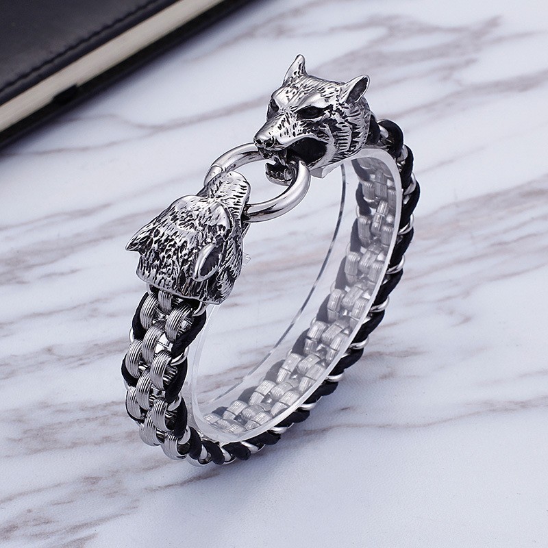Titanarmband Med Dubbelt Varghuvud Och Lås I Titan För Män Titanarmband Med Dubbelt Varghuvud Och Lås I Titan För Män