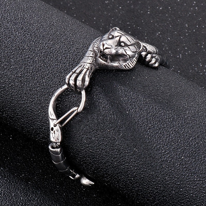 Coolt Antikt Guldtigerarmband I Titan För Män Coolt Antikt Guldtigerarmband I Titan För Män
