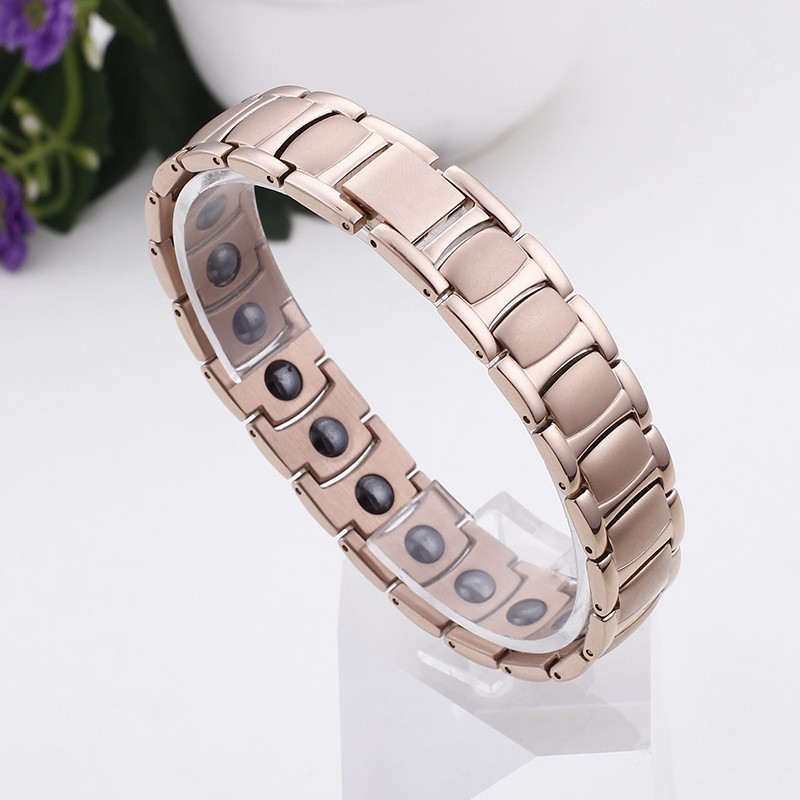 Moderiktigt Elektropläterat Magnetiskt Titanarmband För Män Moderiktigt Elektropläterat Magnetiskt Titanarmband För Män