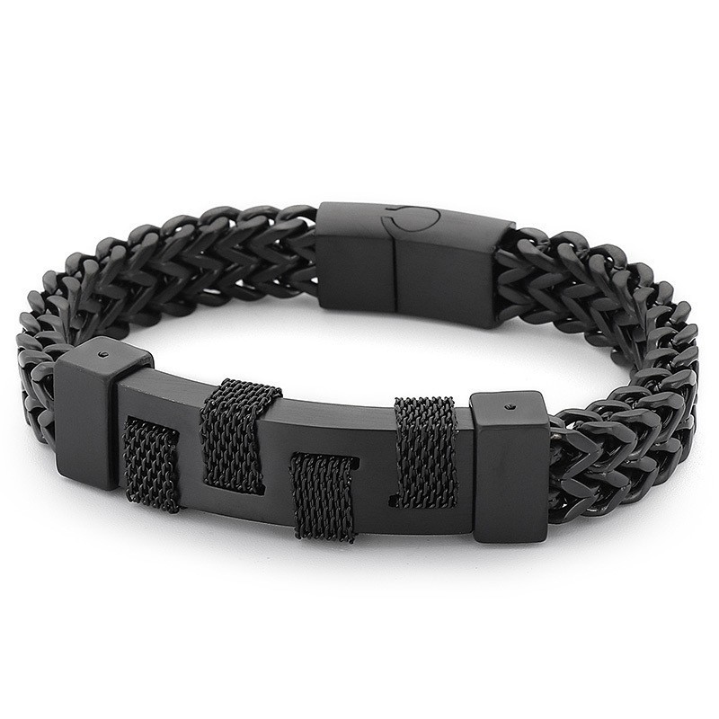 Modegatufotografering Böjt Märkesvävt Titanarmband För Män Modegatufotografering Böjt Märkesvävt Titanarmband För Män