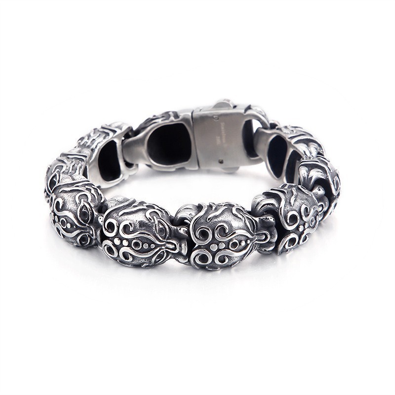 Titanarmband Med Dödskalle Och Korsben Titanarmband Med Dödskalle Och Korsben