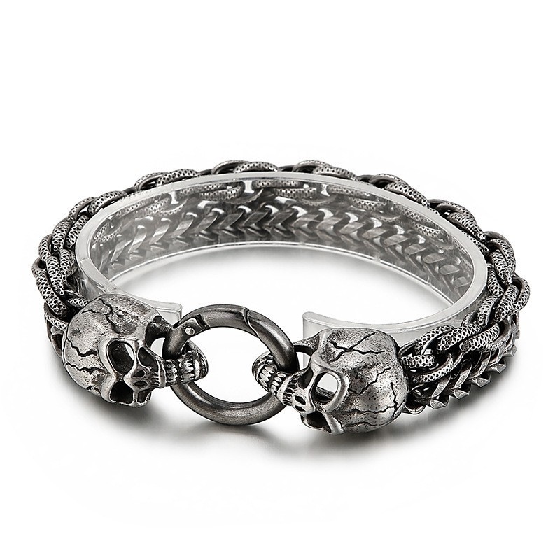 Coolt Och Elegant Armband I Titan För Män Coolt Och Elegant Armband I Titan För Män