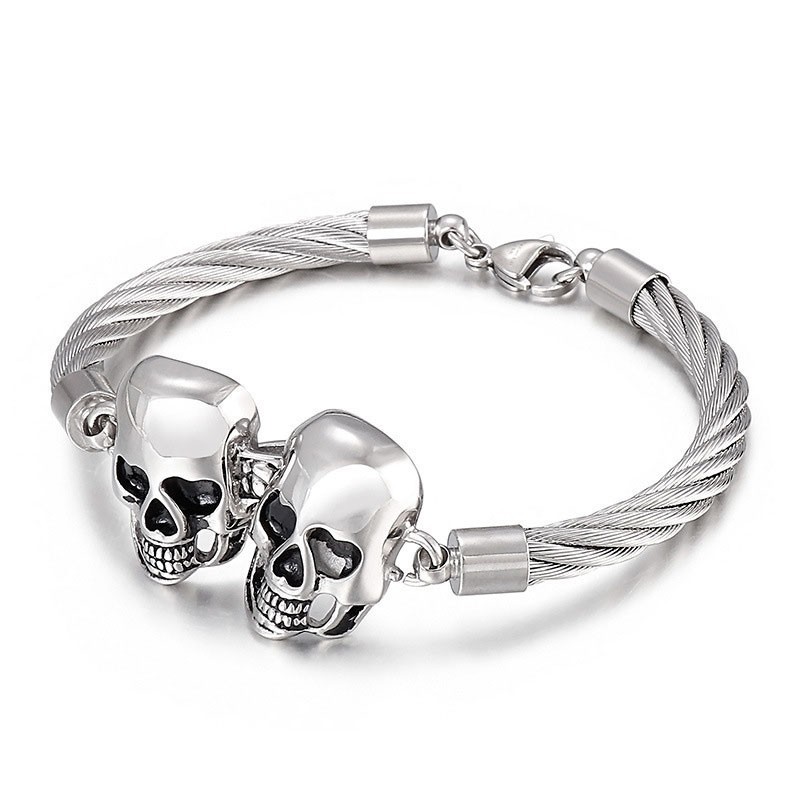 Coolt, Moderiktigt Titanarmband Med Dubbel Dödskalle I Ståltråd För Män Coolt, Moderiktigt Titanarmband Med Dubbel Dödskalle I Ståltråd För Män