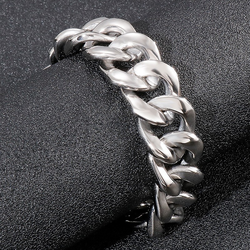 Coola Herrhandsmycken Moderiktiga Titan Glansiga Armband Coola Herrhandsmycken Moderiktiga Titan Glansiga Armband