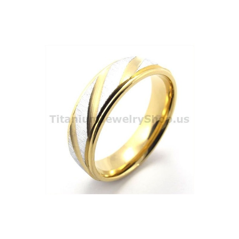Guldfärgad Titanring Med Diamant Guldfärgad Titanring Med Diamant