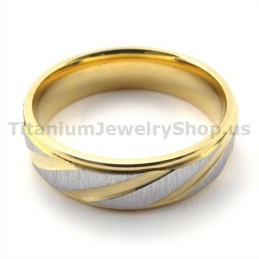 Guldfärgad Titanring Med Diamant
