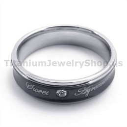 Älskling Svart Titanring Med Diamant