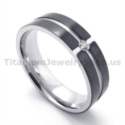 Svart Titanring Med Diamant