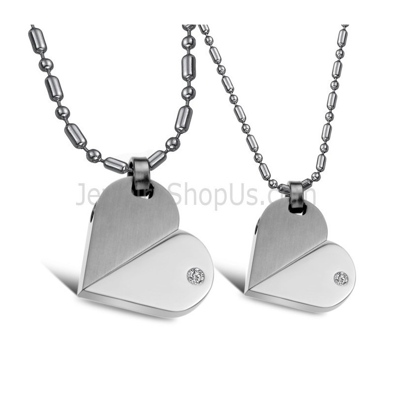 Titan Silver Sweetheart Hängsmycken Med Strassstenar Och Gratis Kedjor 111 Titan Silver Sweetheart Hängsmycken Med Strassstenar Och Gratis Kedjor 111