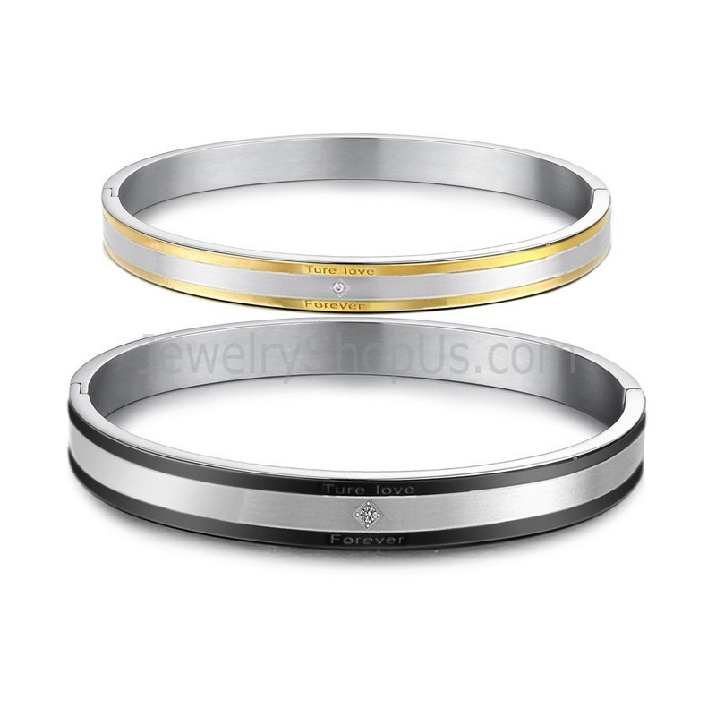 Tatanium Svarta Och Guldfärgade "True Love Forever" Pararmband Med Strass C875 Tatanium Svarta Och Guldfärgade "True Love Forever" Pararmband Med Strass C875