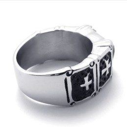 Ring Med Svart Kors I Titan