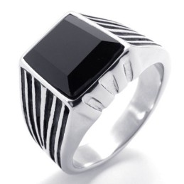 Ädelstensring I Titan