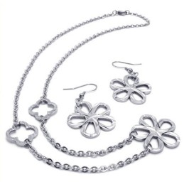 Vacker Design, Färgglans, Utmärkt Kvalitet, Smyckeset I Titan, Inklusive Halsband, Hänge Och Örhänge.