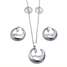Elegant Form Färgbriljans Utmärkt Kvalitet Titan Smyckeset Inklusive Halsband, Hänge, Örhänge
