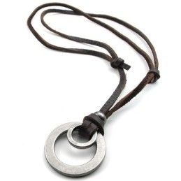 Skicklig Design, Delikata Färger, Pålitligt Halsband I Titanläder Av Hög Kvalitet