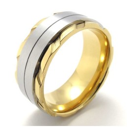 Elegant Form, Vacker I Färger, Utmärkt Titanring Av Hög Kvalitet