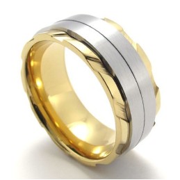 Elegant Form, Vacker I Färger, Utmärkt Titanring Av Hög Kvalitet